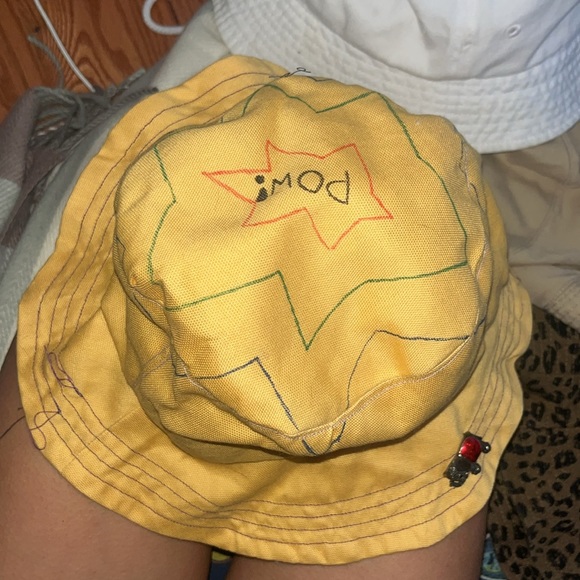 Reversible Bucket hat - Picture 2 of 5